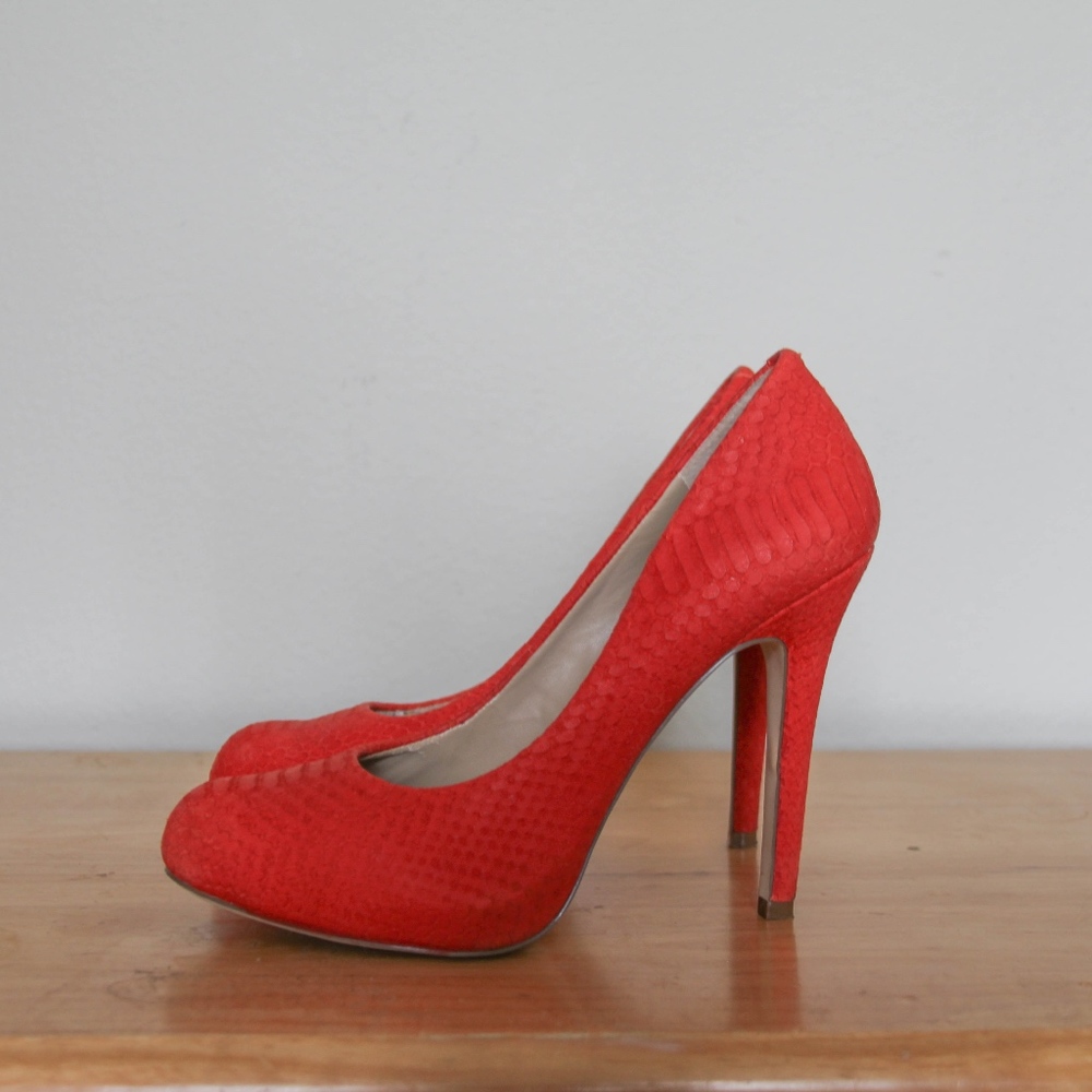 INC Pumps - Picture 4 of 10